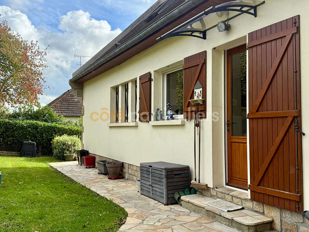 Maison à LE VAL-SAINT-PERE