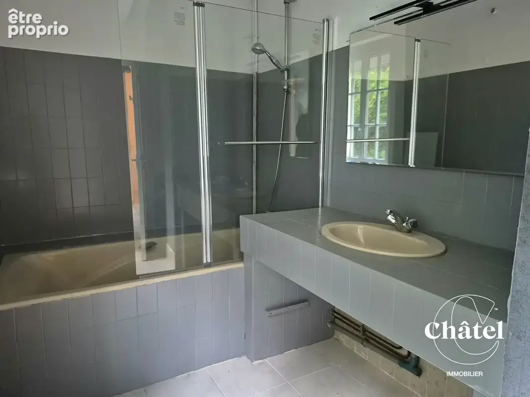 Maison en pierres 4 chambres - véranda- jardin arboré - photo 10