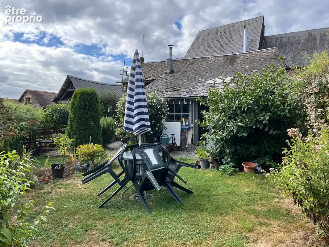 Payzac Maison du bourg de 6 pieces avec jardin et vues. - photo 2