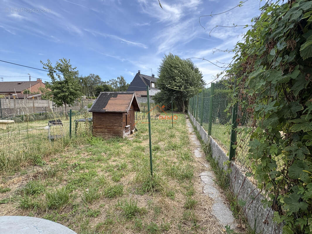 TRITH SAINT LEGER, maison d' environ 107m2, 3 chambres, jardin et cave. - photo 6