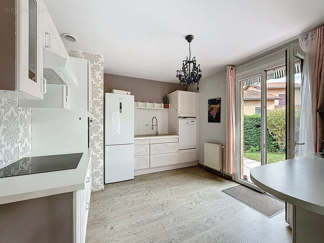 Maison à SAINT-GENIS-LAVAL