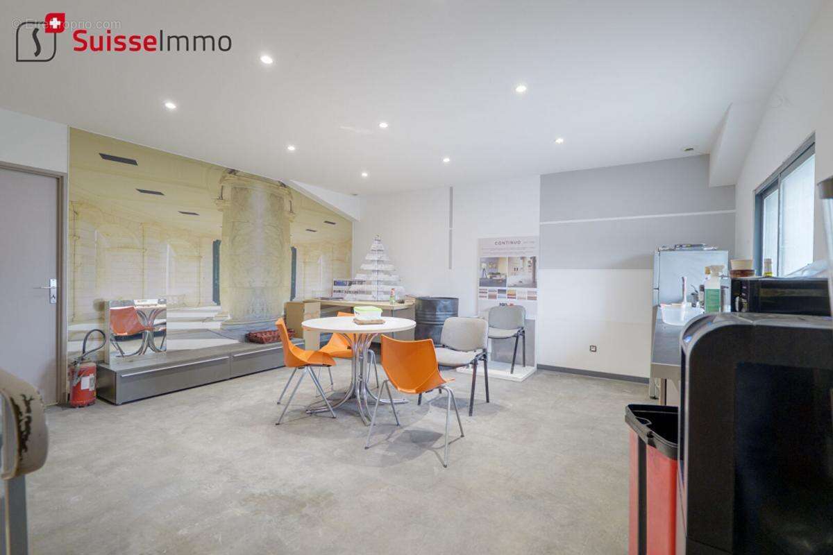 Commerce à AUDINCOURT