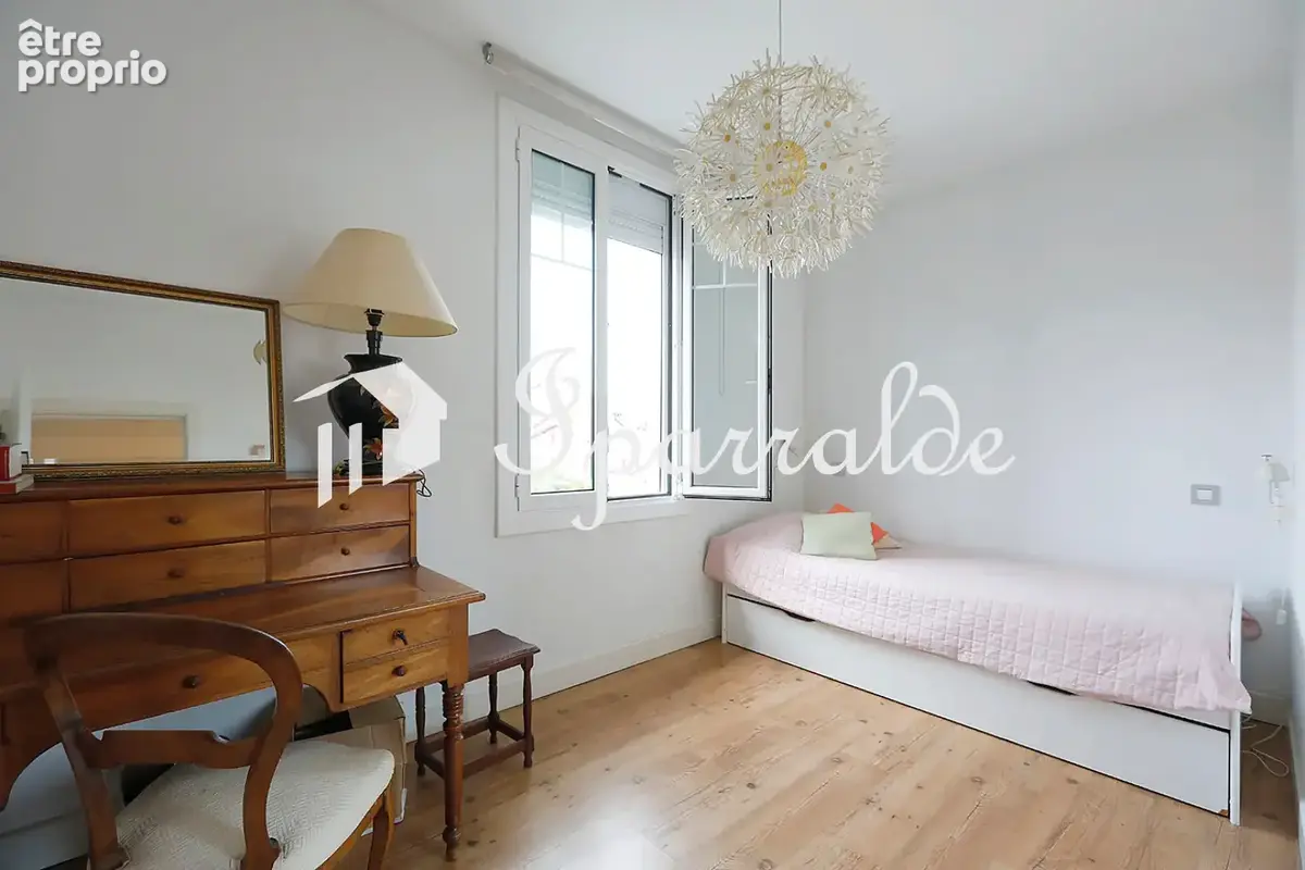 Superbe Maison de type T5 CENTRE VILLE tout à pied à HENDAYE 64700 - photo 36