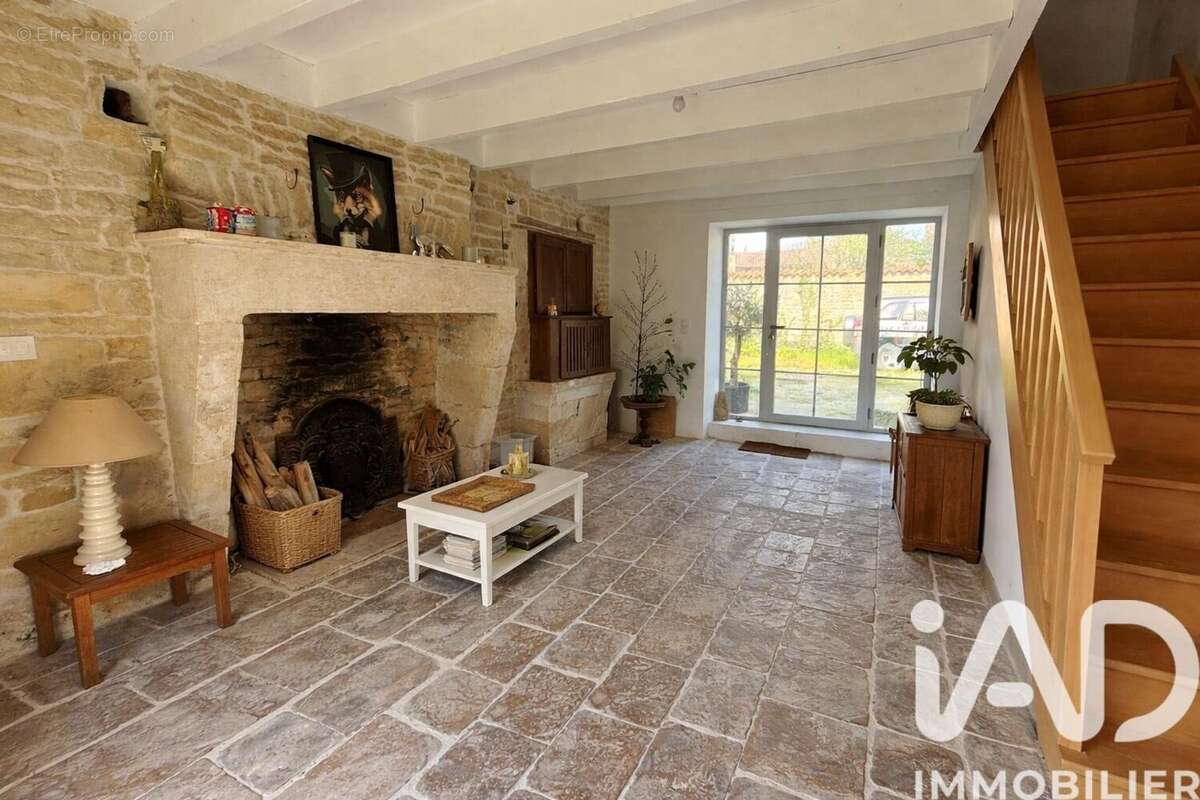 Maison 163 m² à Mauze-Sur-Le-Mignon  - photo 2