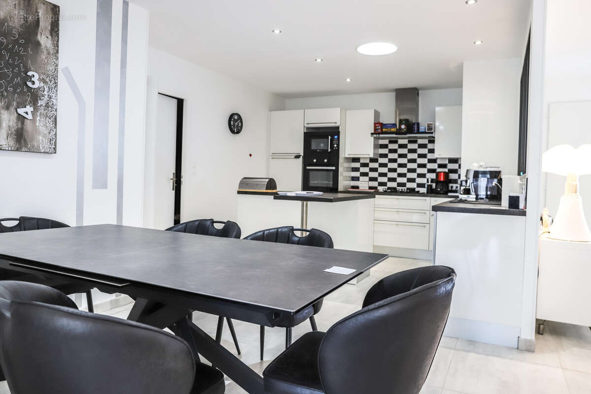 Maison à VAUX-SUR-MER