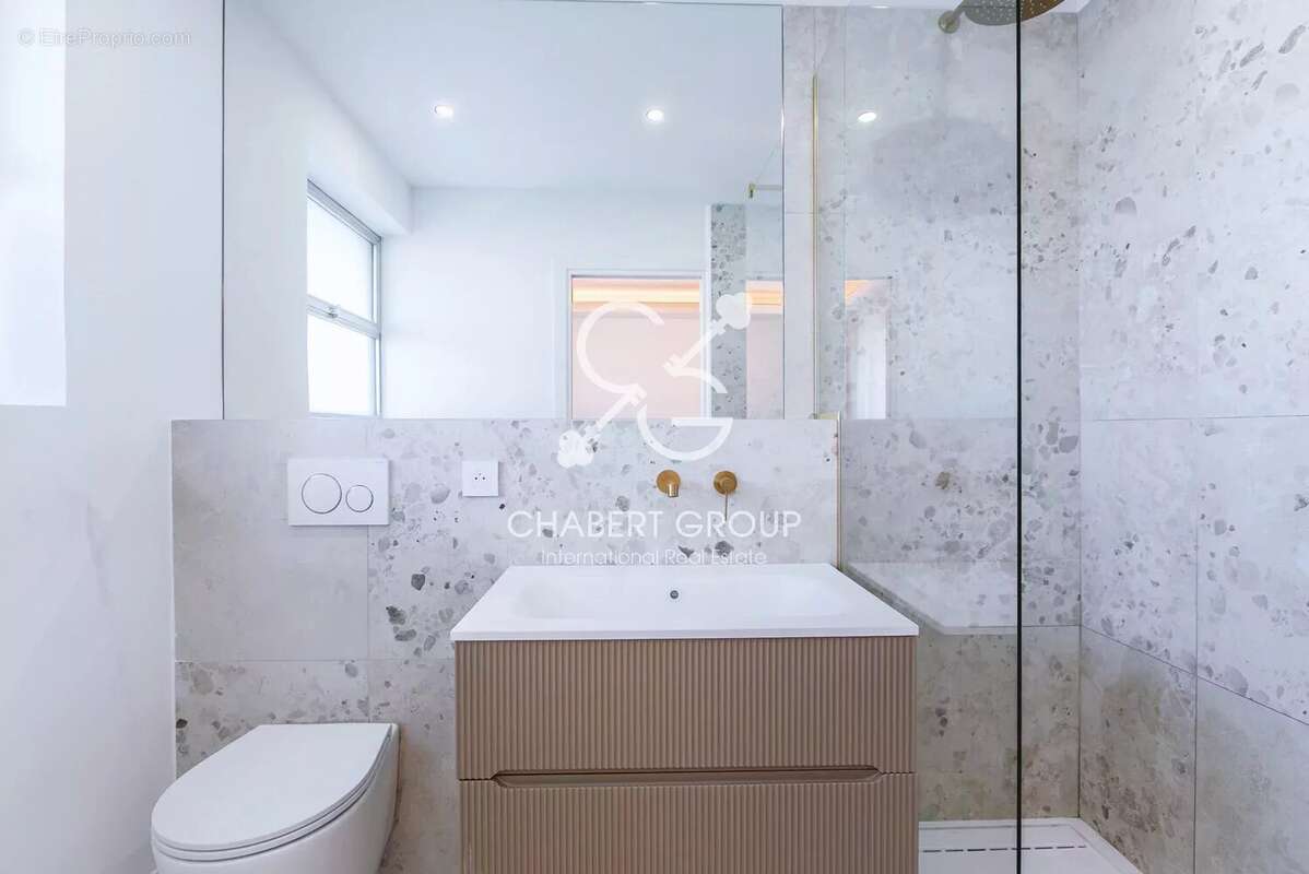 Appartement à VILLENEUVE-LOUBET