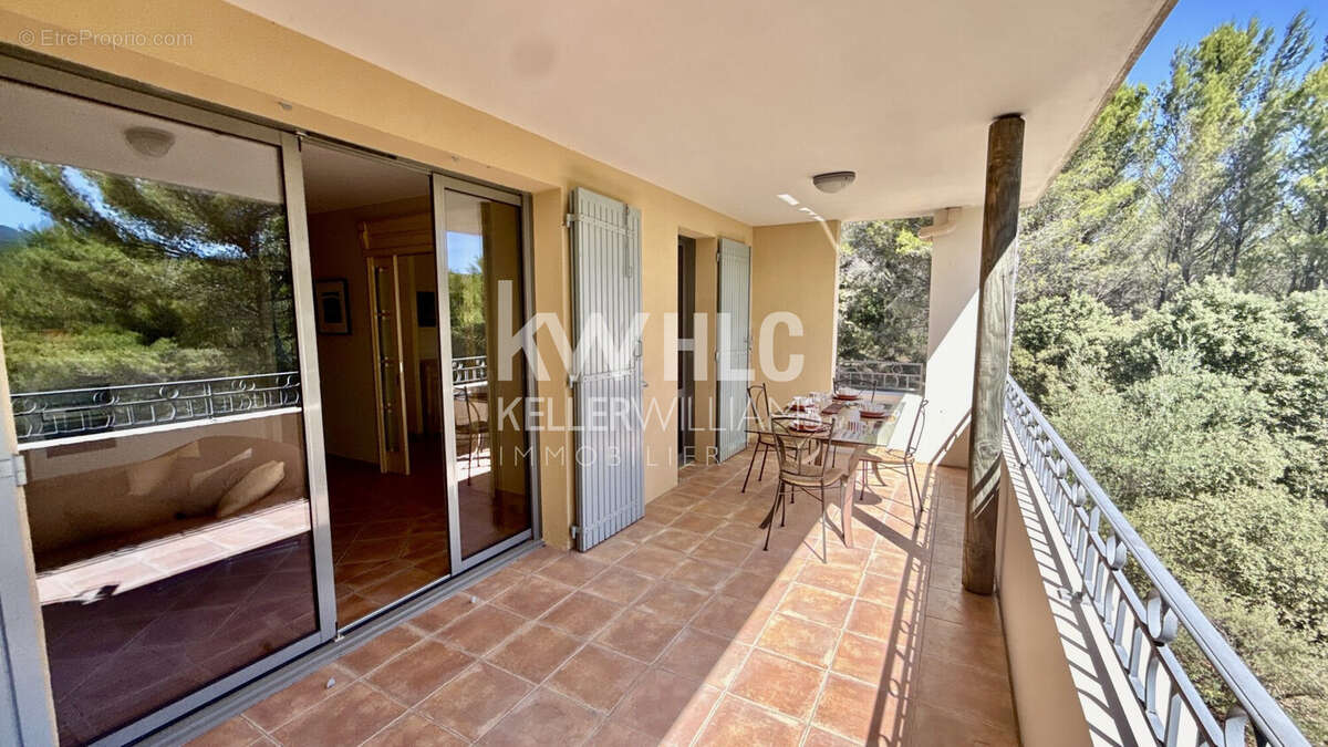 Appartement 76 m² à Saumane-De-Vaucluse  - photo 7