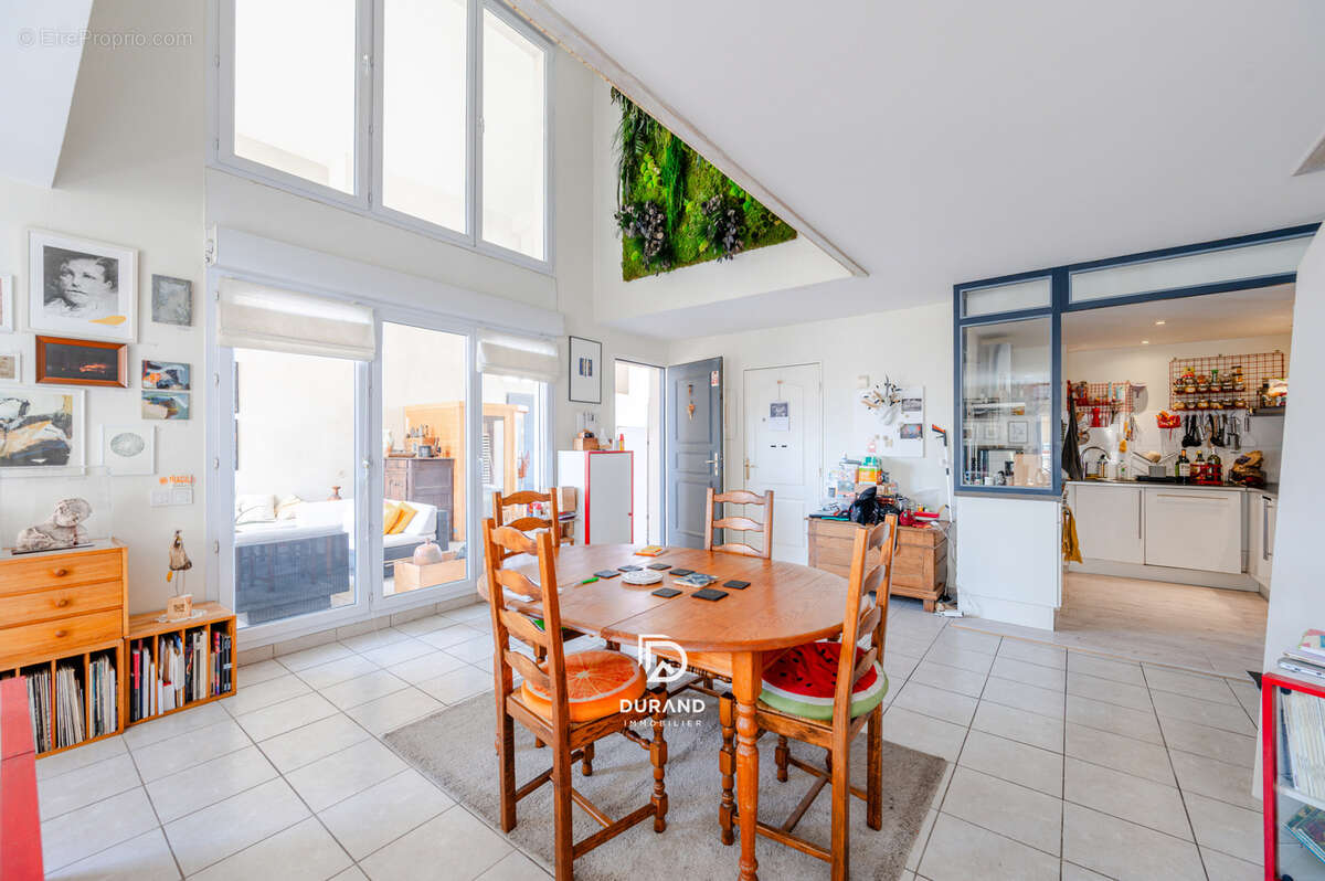 Appartement à MARSEILLE-2E