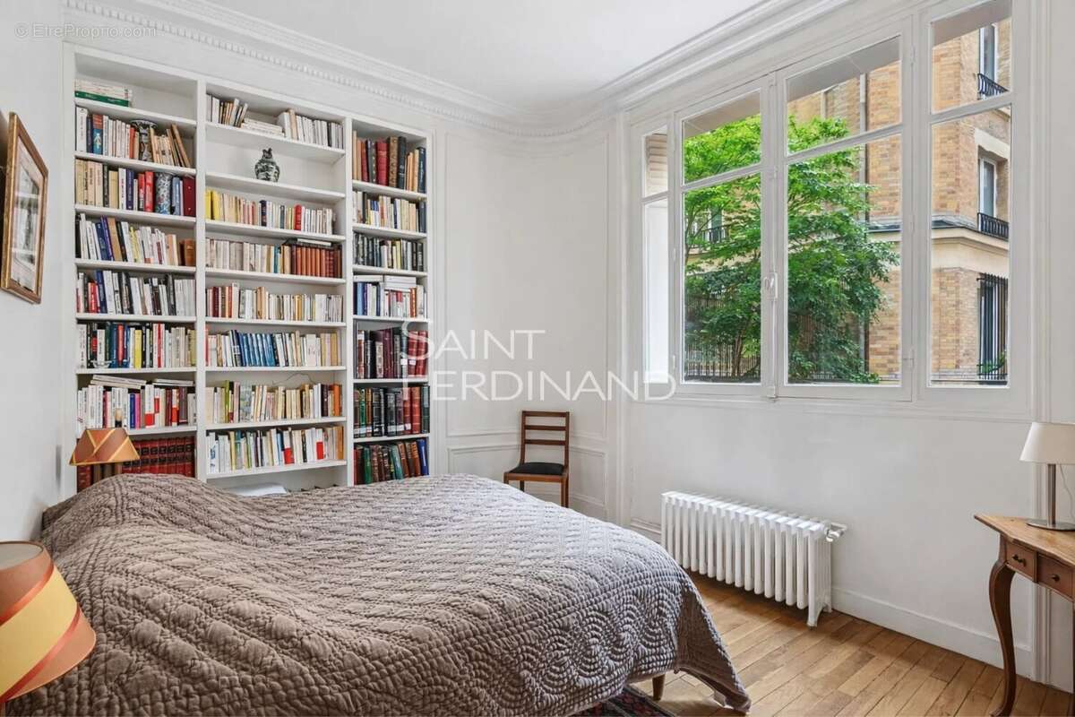 Appartement à NEUILLY-SUR-SEINE