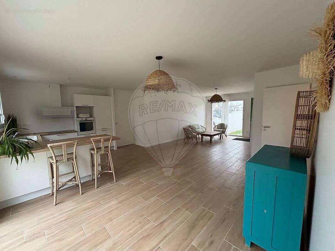 Maison à VAUX-SUR-MER