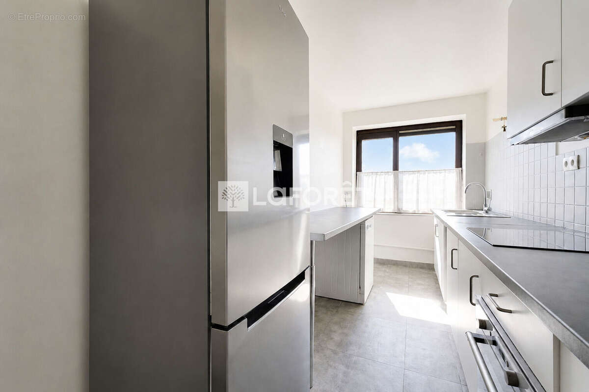Parc Montsouris - Étage élevé - 3 pièces de 60m² - Bon état général - photo 3