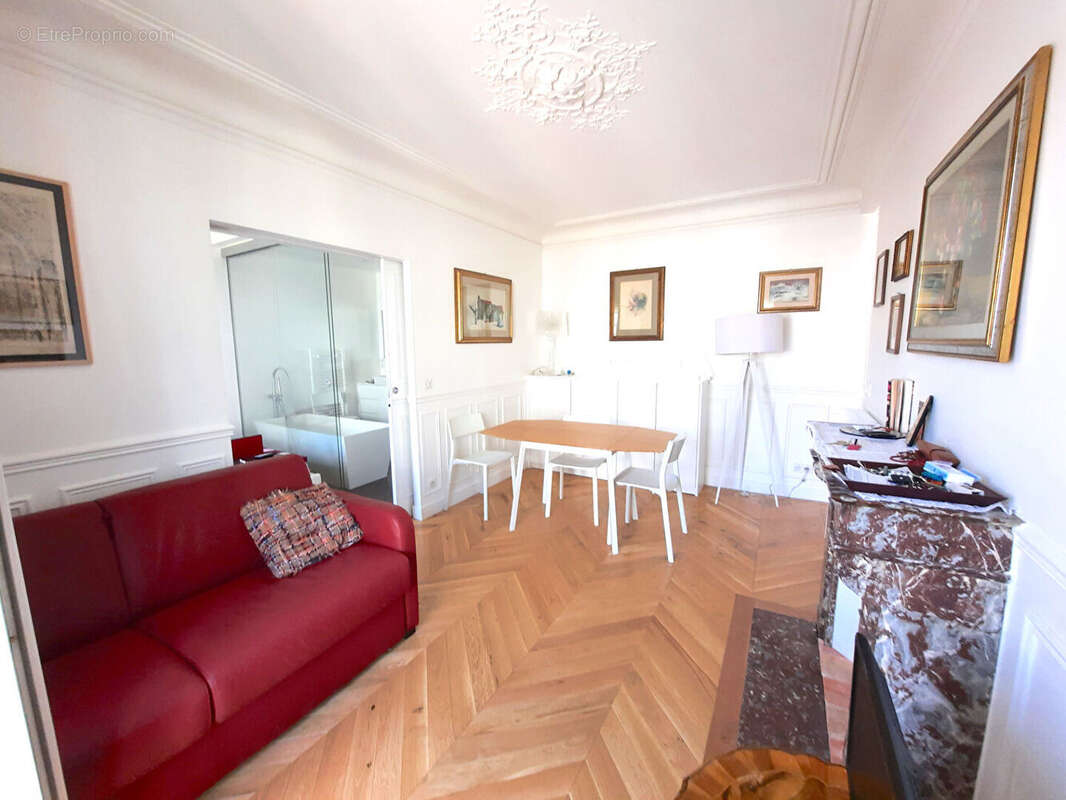 Appartement à PARIS-15E