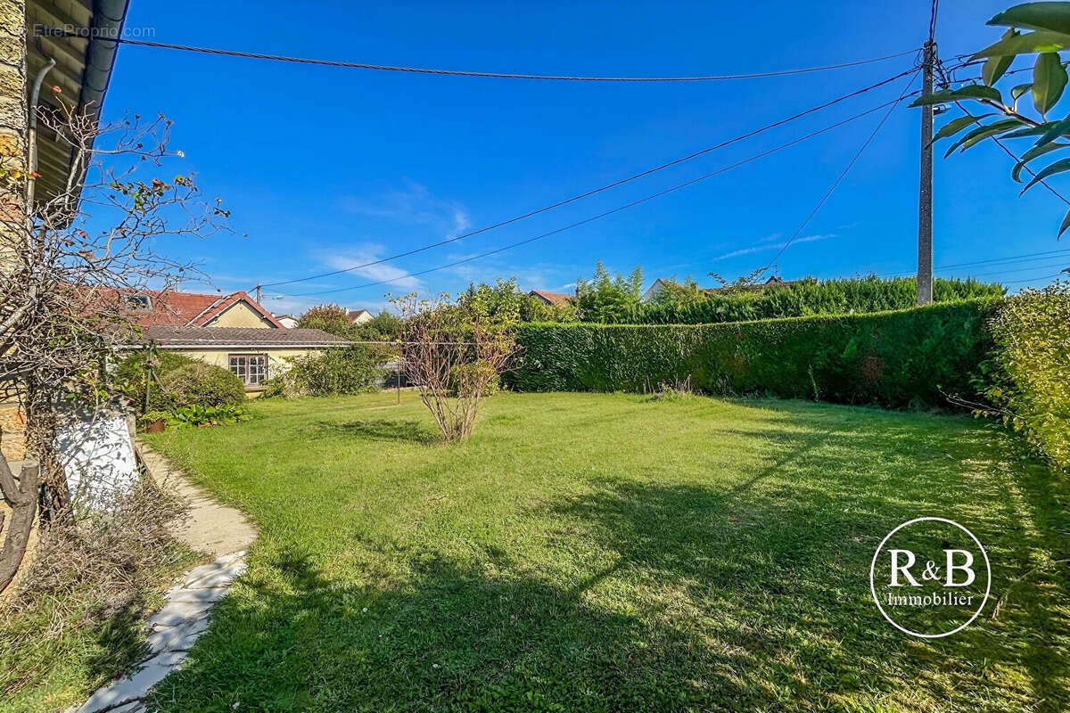 Maison à LES CLAYES-SOUS-BOIS