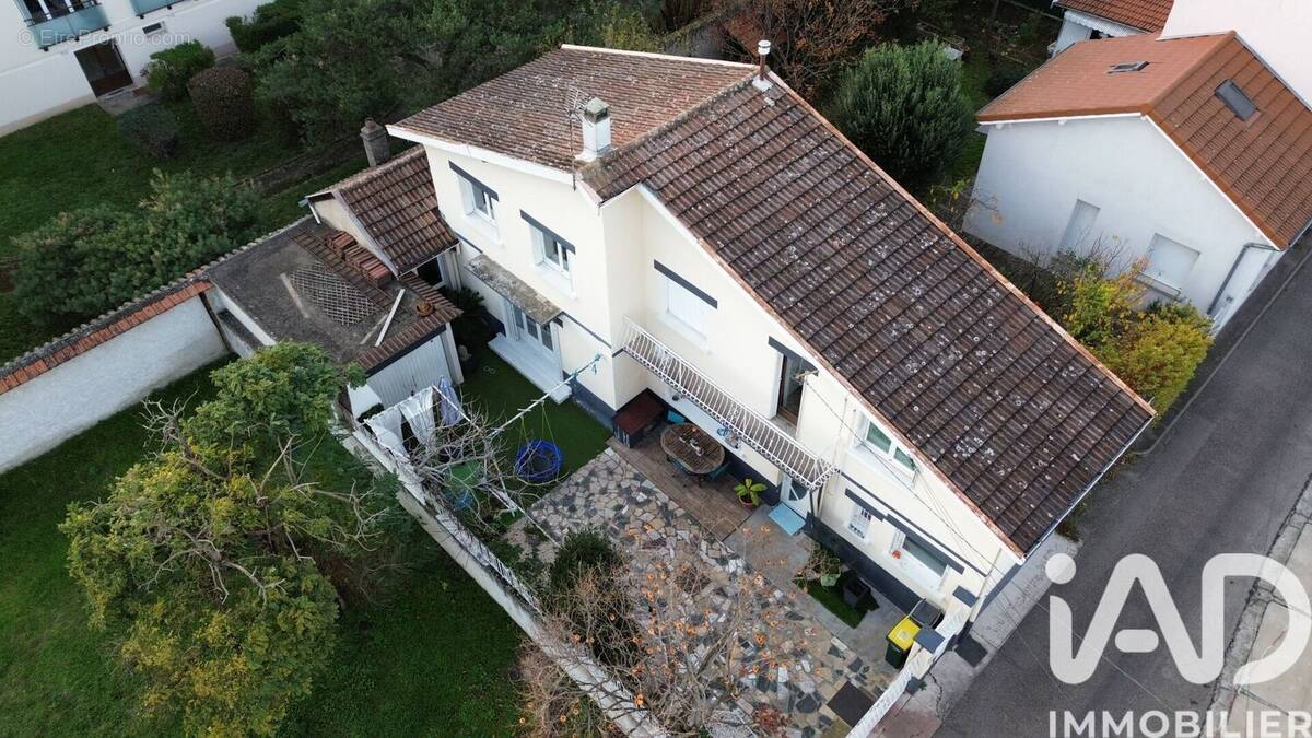 Photo 1 - Maison à LYON-8E
