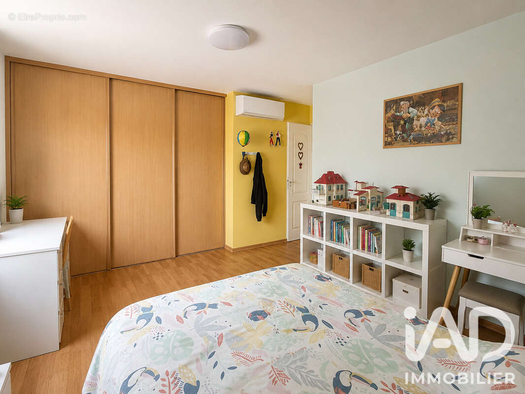 Maison 114 m² à Saint-Etienne-Au-Temple  - photo 9