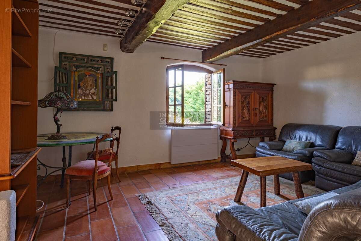 Maison à GORDES