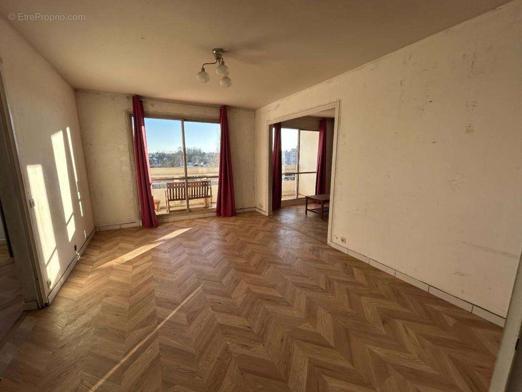 Appartement à DECINES-CHARPIEU