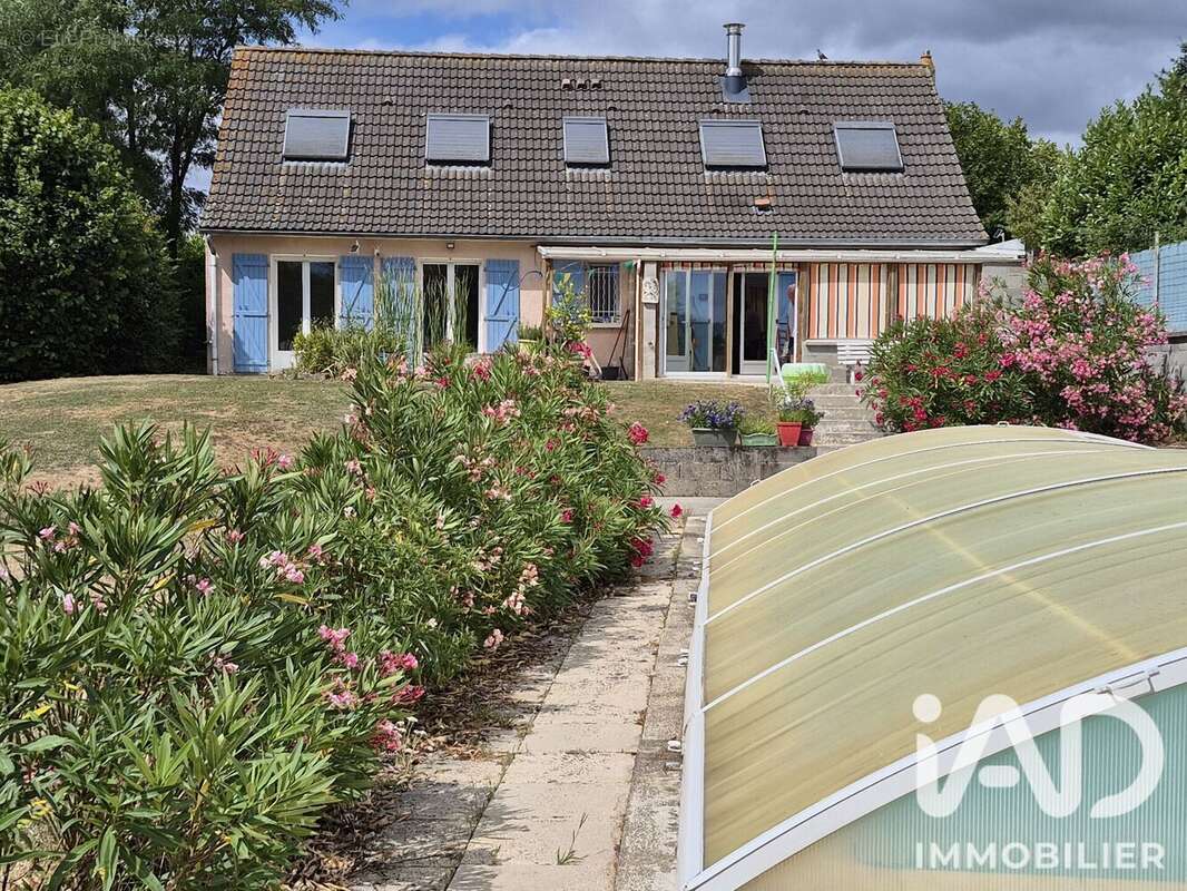Maison 134 m² à Blangy-Tronville  - photo 2