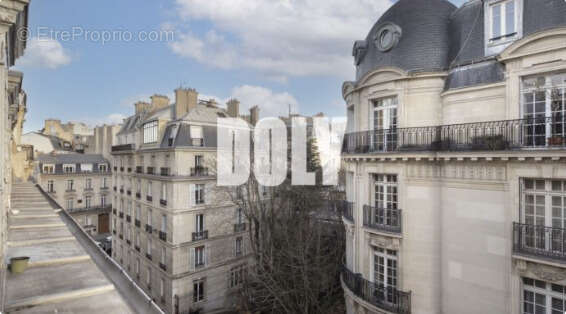 Appartement à PARIS-17E