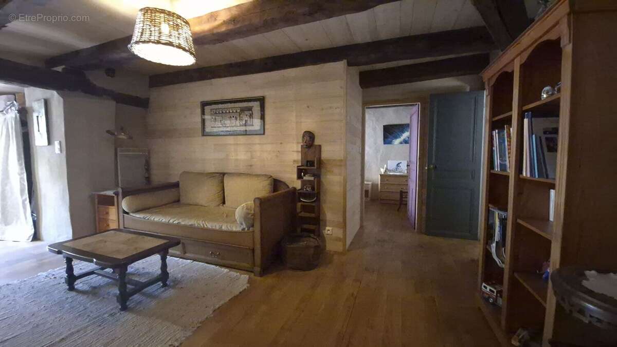 Maison à ESTAING