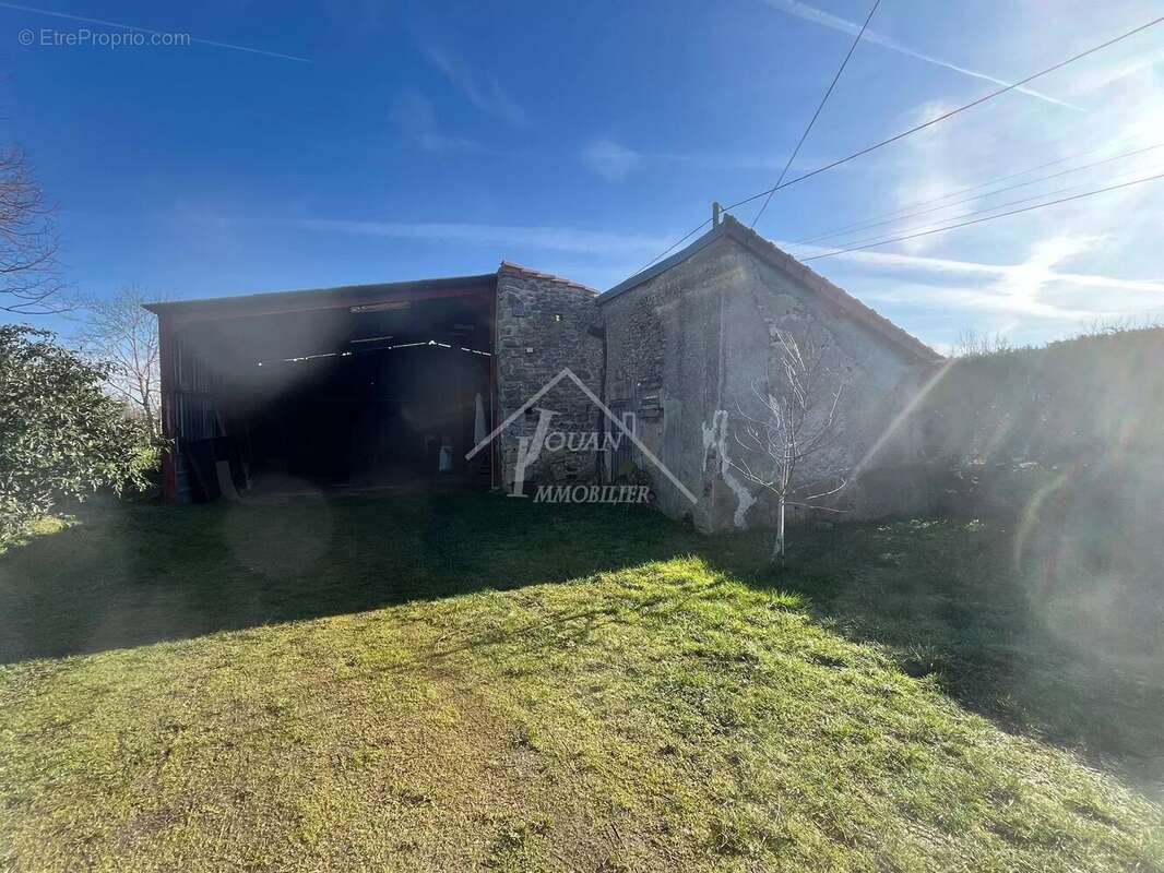 Maison à BROUT-VERNET