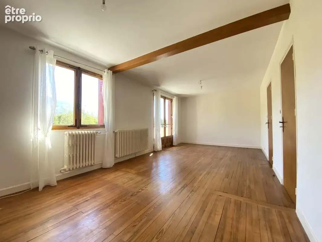 Maison T6 sur terrain plat , clos et arboré. - photo 4