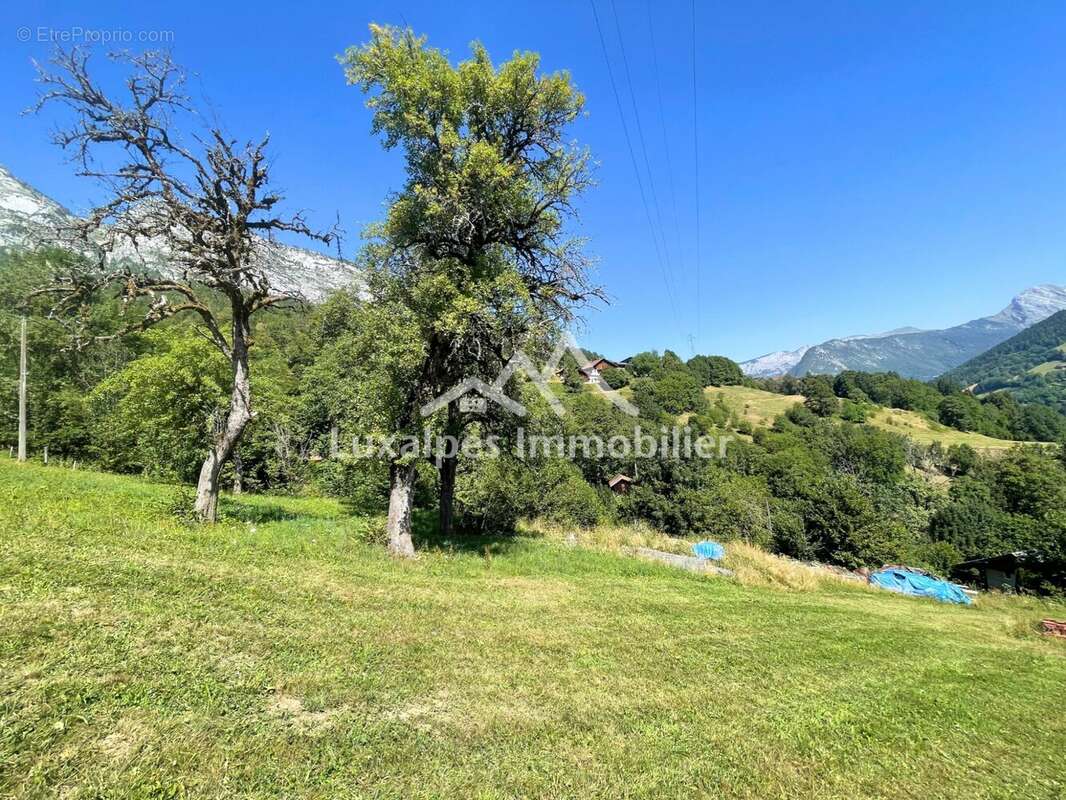 Terrain 2844 m² à Les Clefs  - photo 2