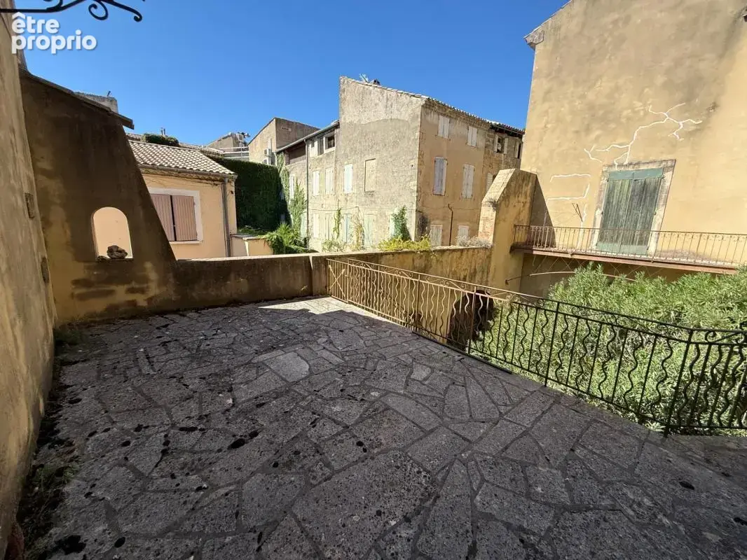 Roquemaure (30150) – hôtel particulier – 460 m² – éléments d’architecture anciens – cour intérieure – garage – terrasse – comble - photo 11