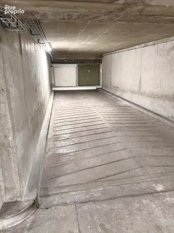 Parking Saint Ambroise - photo 3