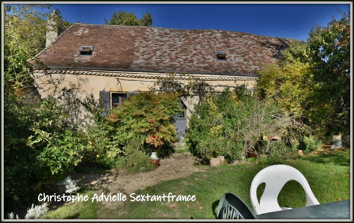Dans cadre préservé, ancienne ferme rénovée et sa dépendance, piscine, sur 6.7 ha de terres - photo 3