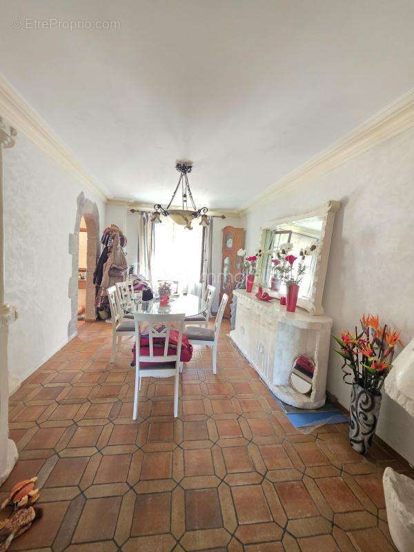 Vianne-maison de village avec jardin- 3 chambres- garage et pieces annexes - photo 9