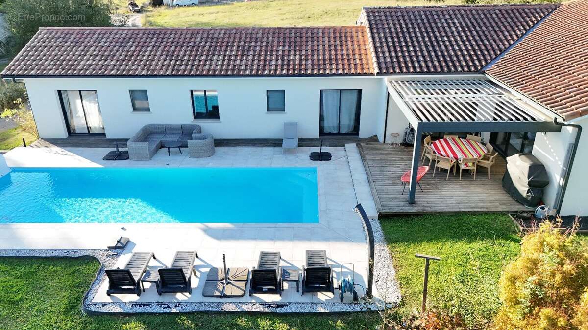 Maison à PEYREHORADE