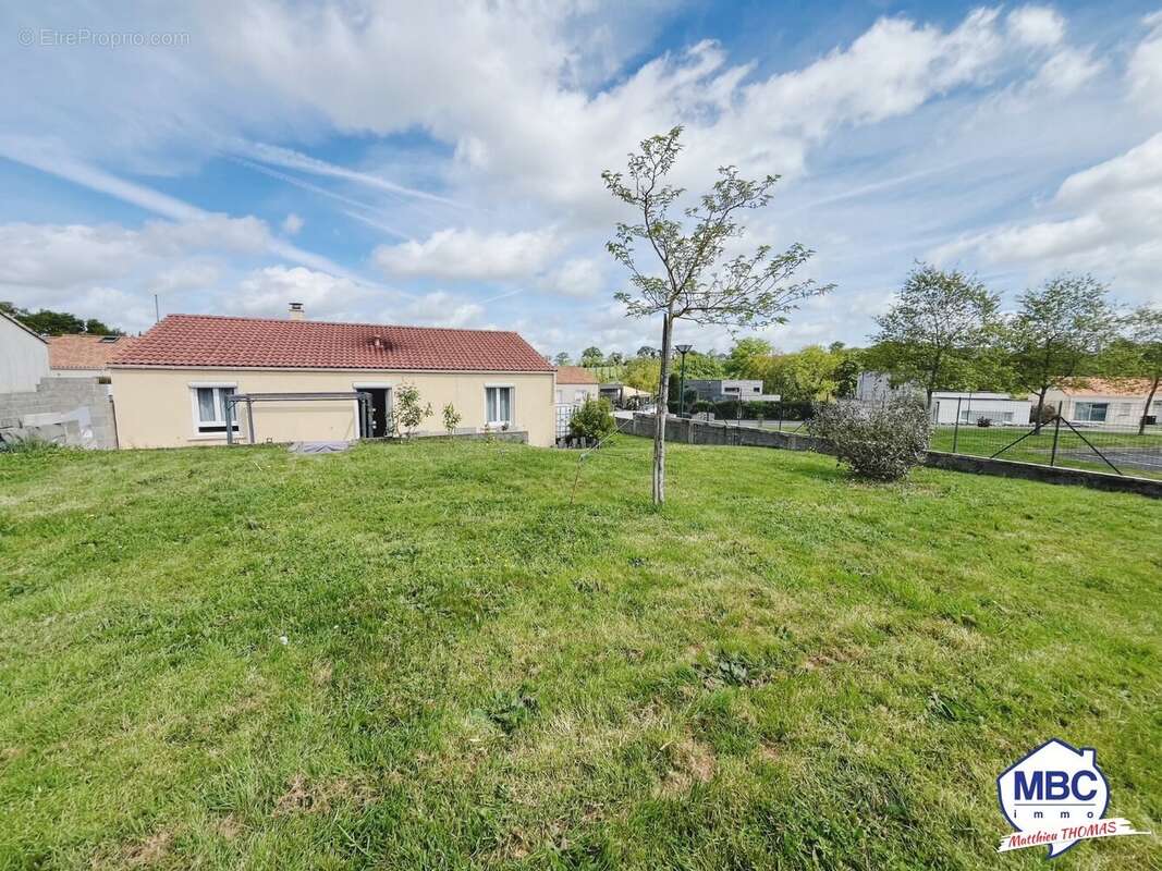 Maison à LA ROMAGNE