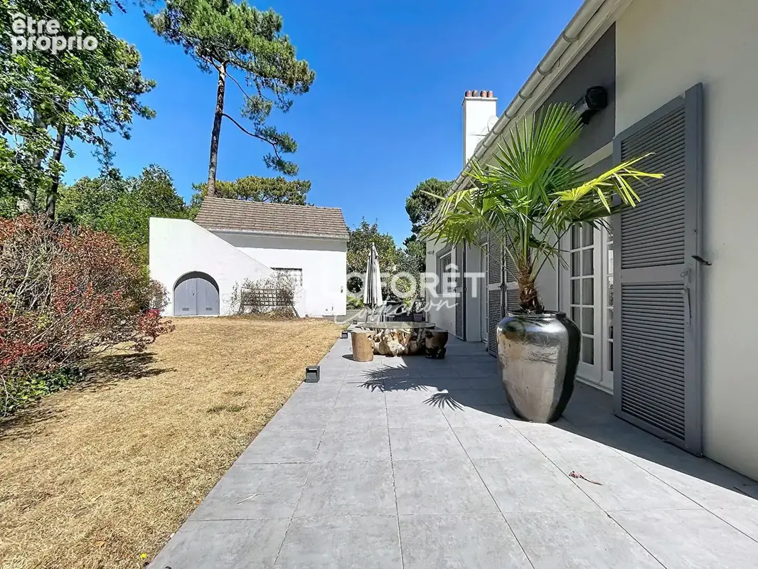 Villa à l'abri des regards dans un écrin de verdure - photo 3