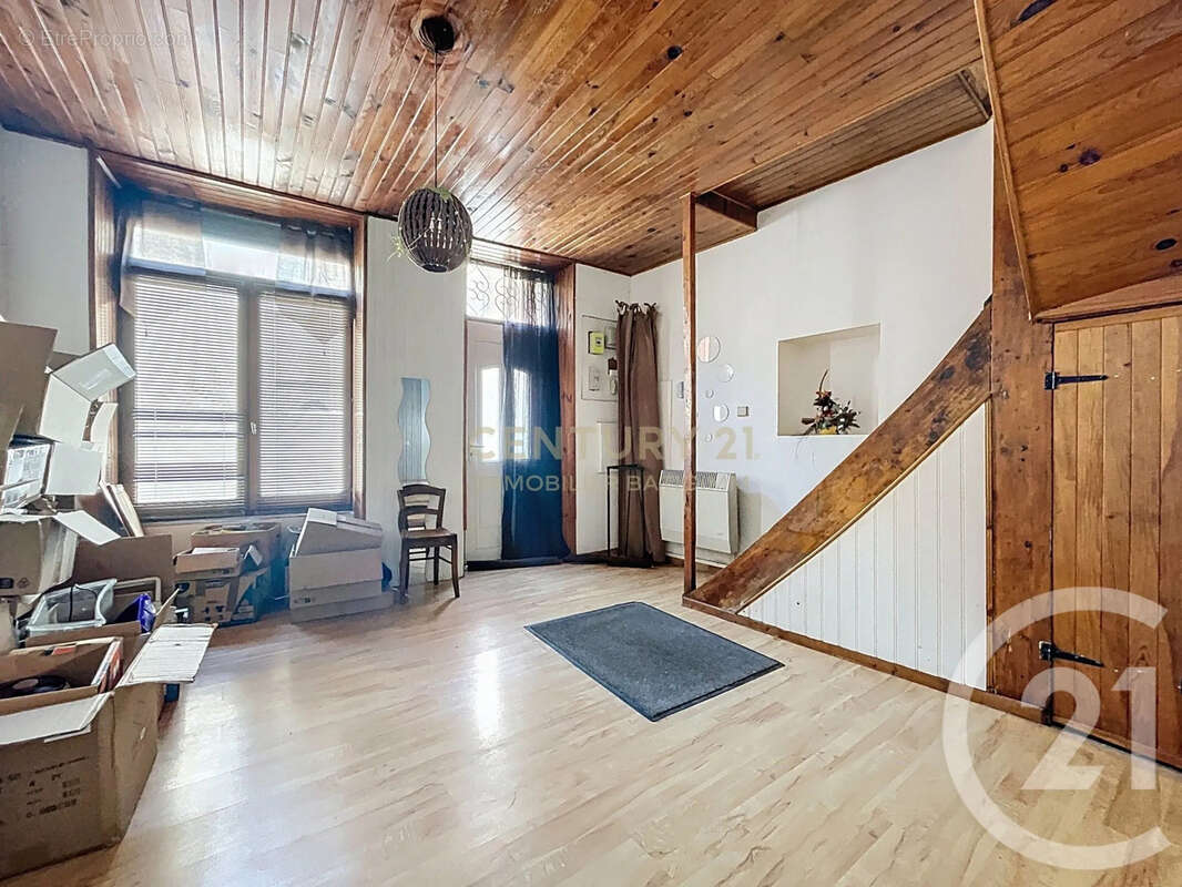 Maison à LA VERPILLIERE