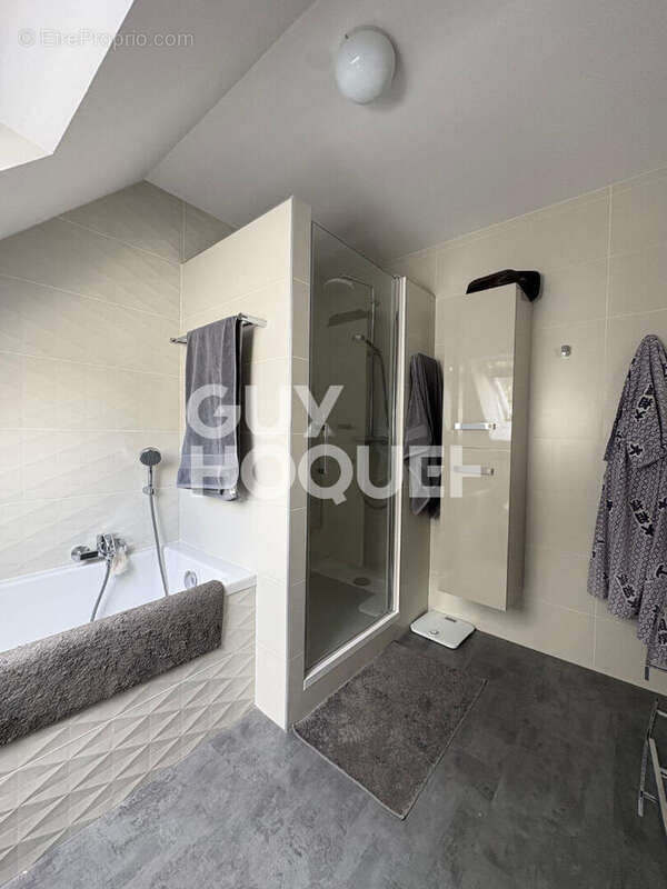 Maison à LE MINIHIC-SUR-RANCE