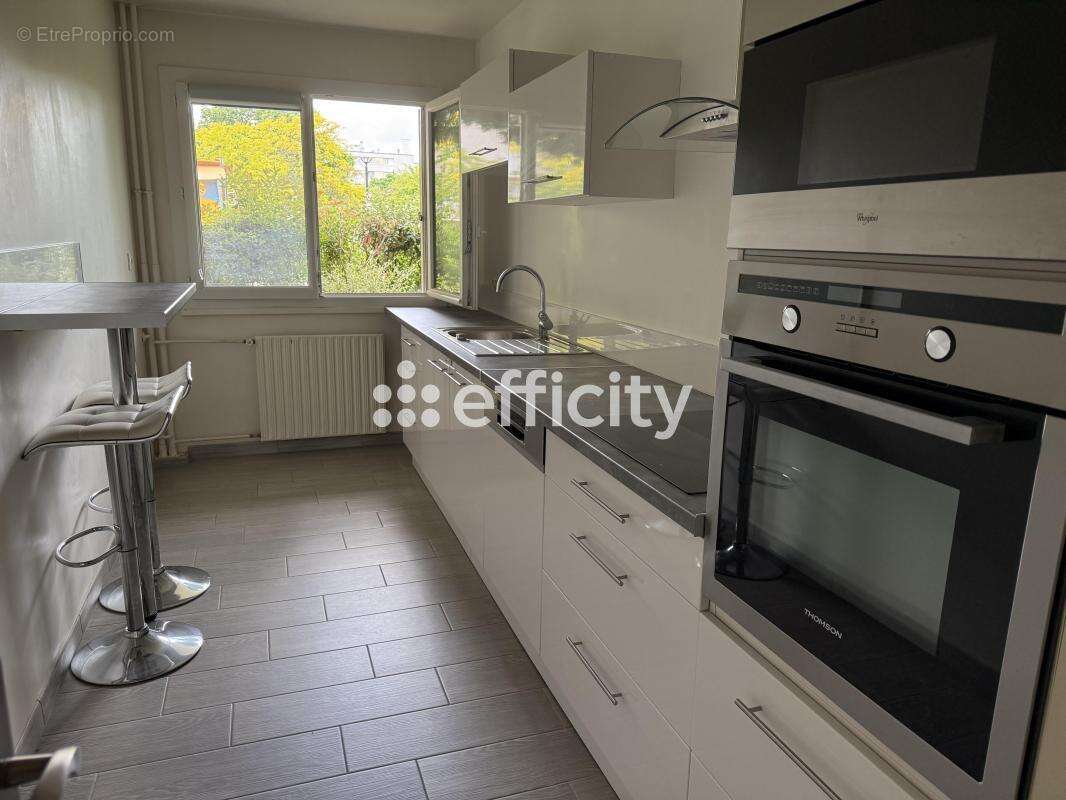 Appartement à MAGNY-LES-HAMEAUX