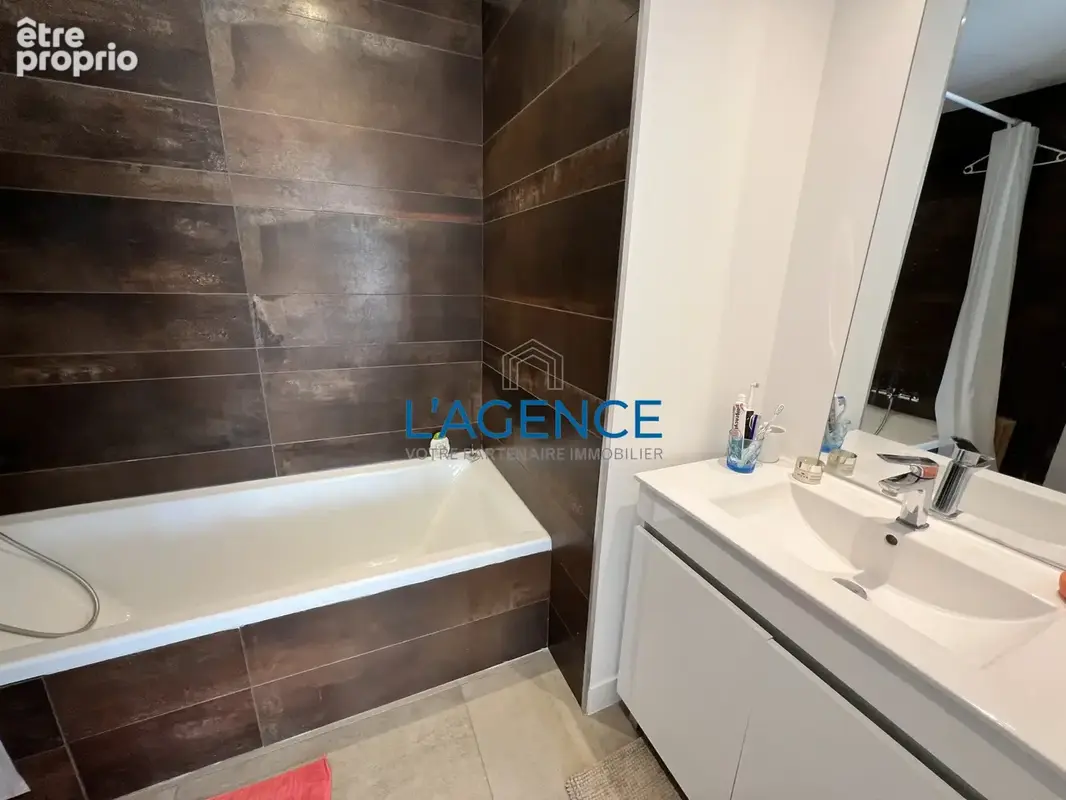 Exceptionnel à L'Ayguade à 200m de la plage superbe villa de 175m2 avec piscine - photo 20