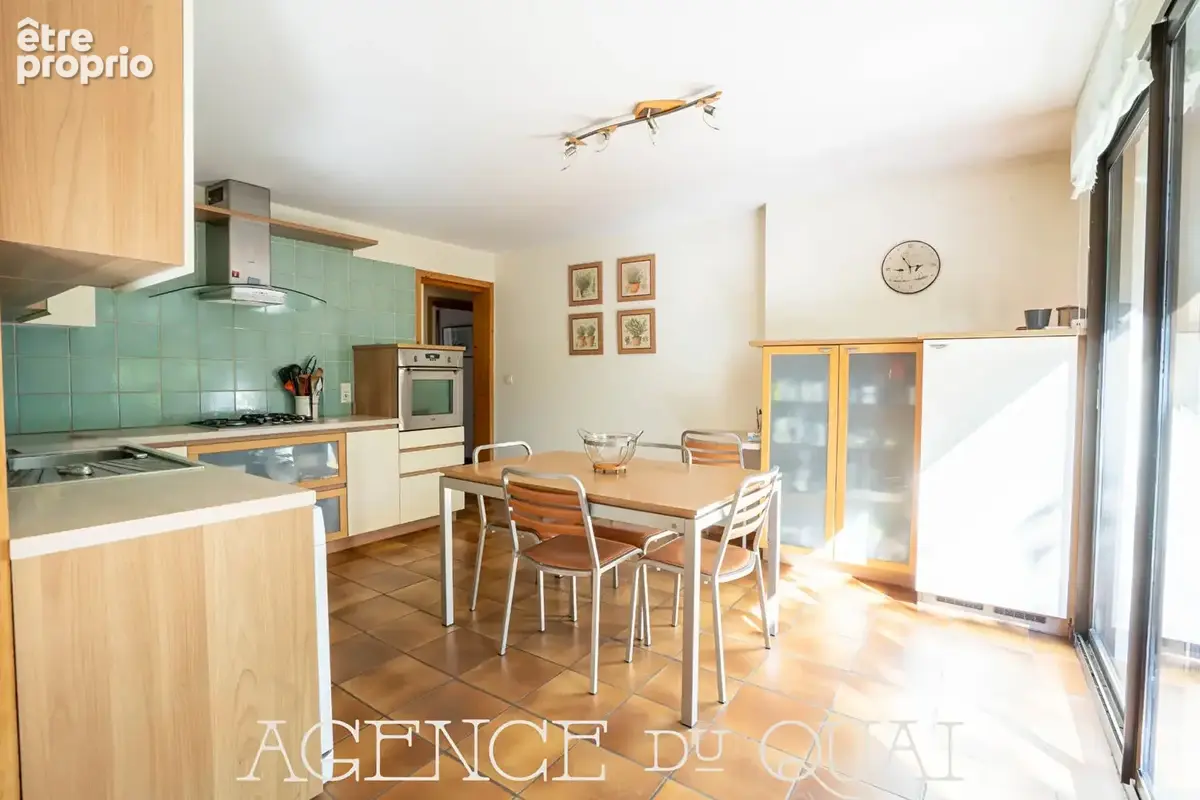 A vendre à Concarneau - Maison d'architecte 200m² sur plus de 4500 m² de terrain clos. - photo 4