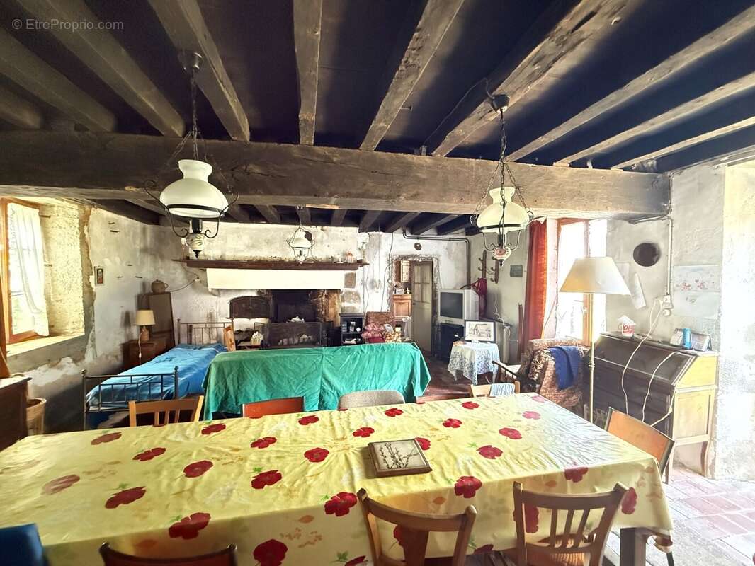 Maison à CROZON-SUR-VAUVRE