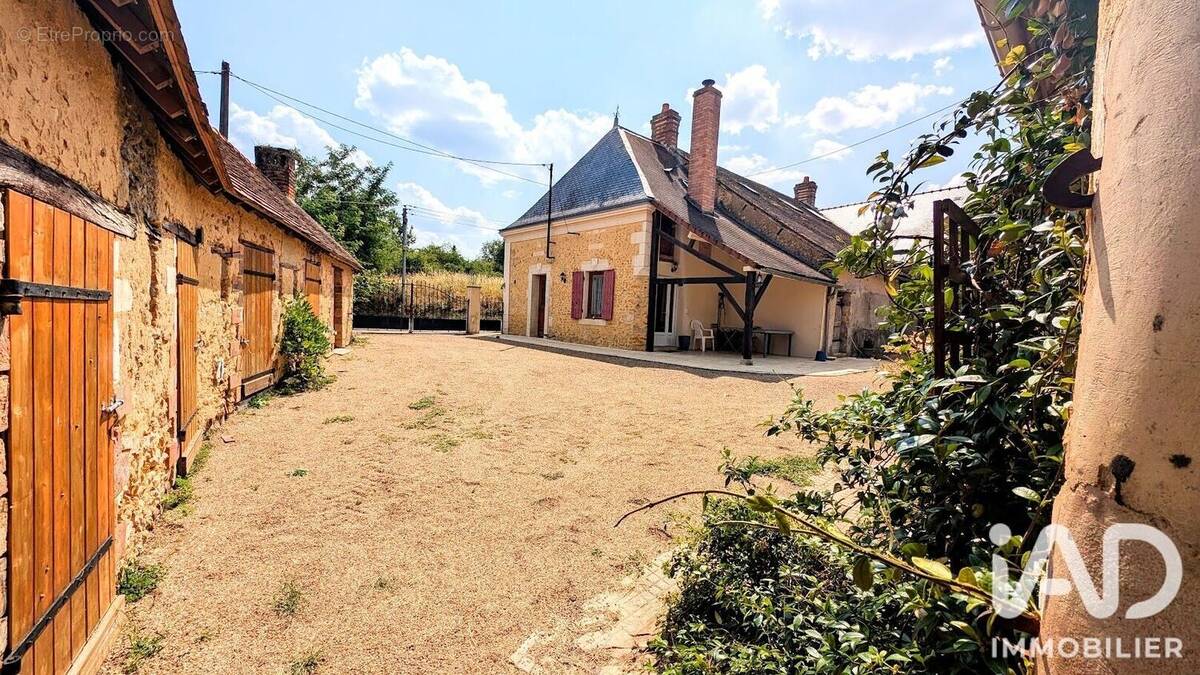 Photo 1 - Maison à SAINT-JEAN-DE-LA-MOTTE