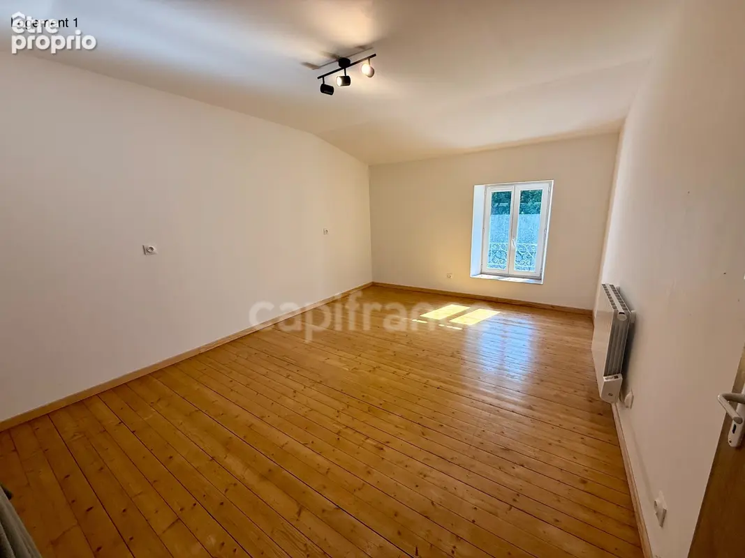 Maison avec deux logements indépendants : une opportunité rare pour habiter, investir ou réunir plusieurs générations - photo 25