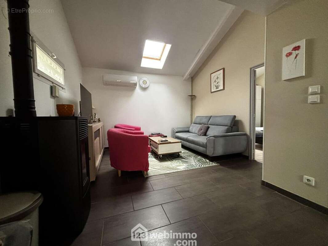 Et climatisation réversible. - Maison à CHATELLERAULT