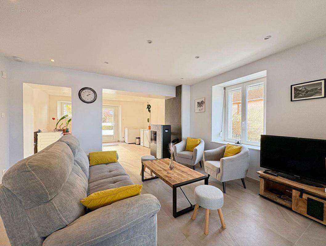 Maison à PIERREFONTAINE-LES-VARANS