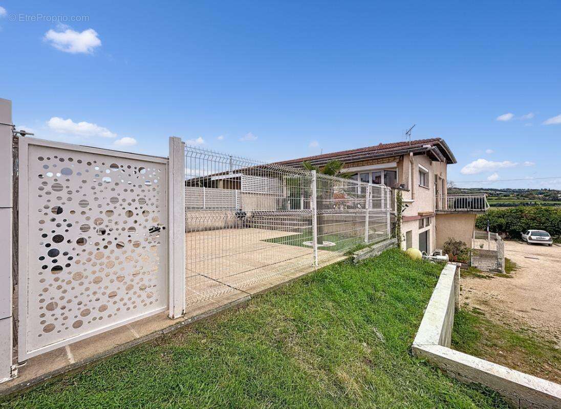 Appartement à REVENTIN-VAUGRIS