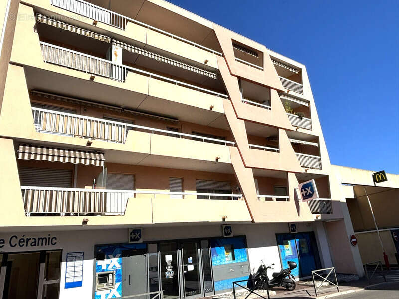 Appartement à VALLAURIS