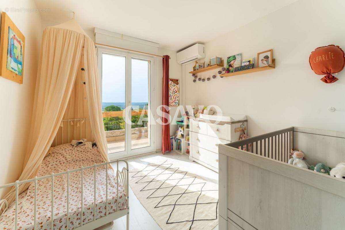 Appartement à EGUILLES