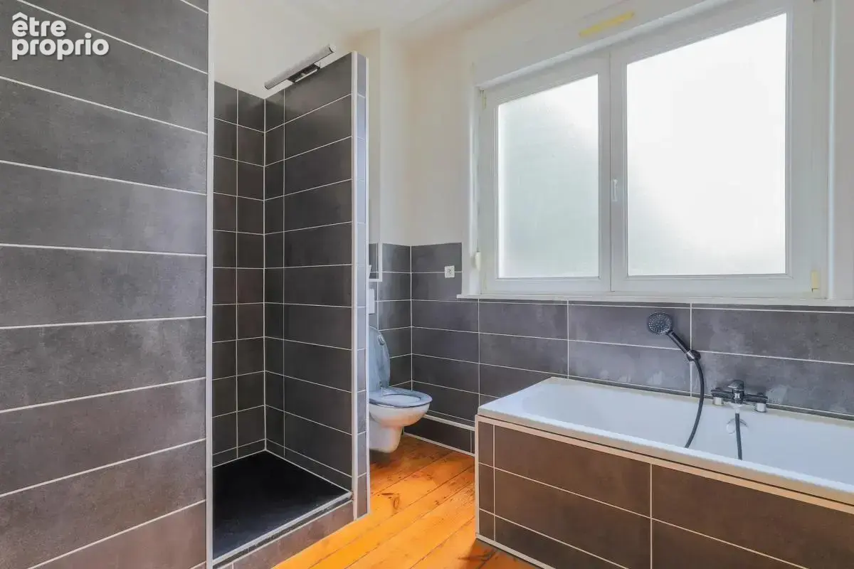 Maison de 8 pièces de 177 m² à Loos - photo 10