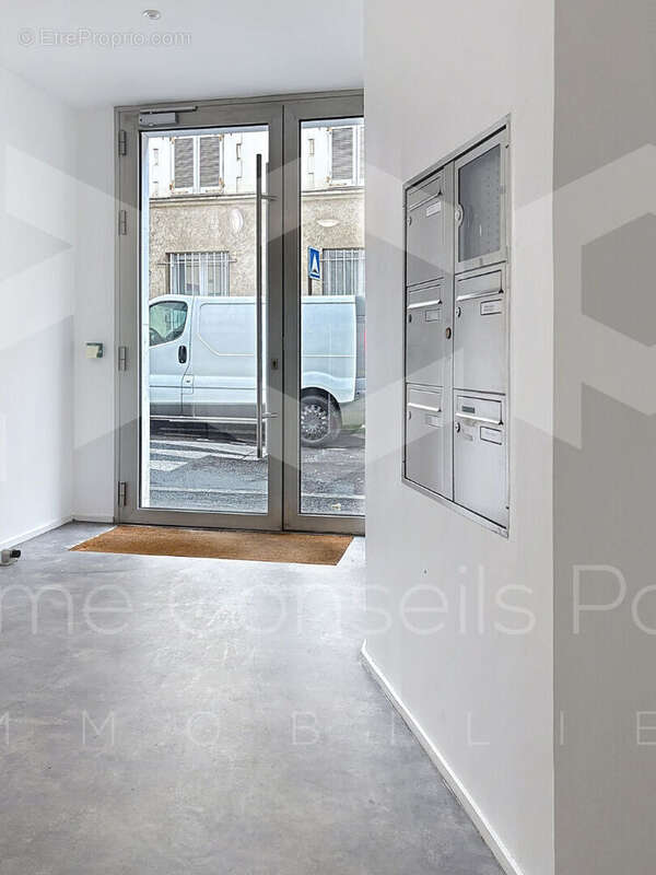 Appartement à PARIS-14E