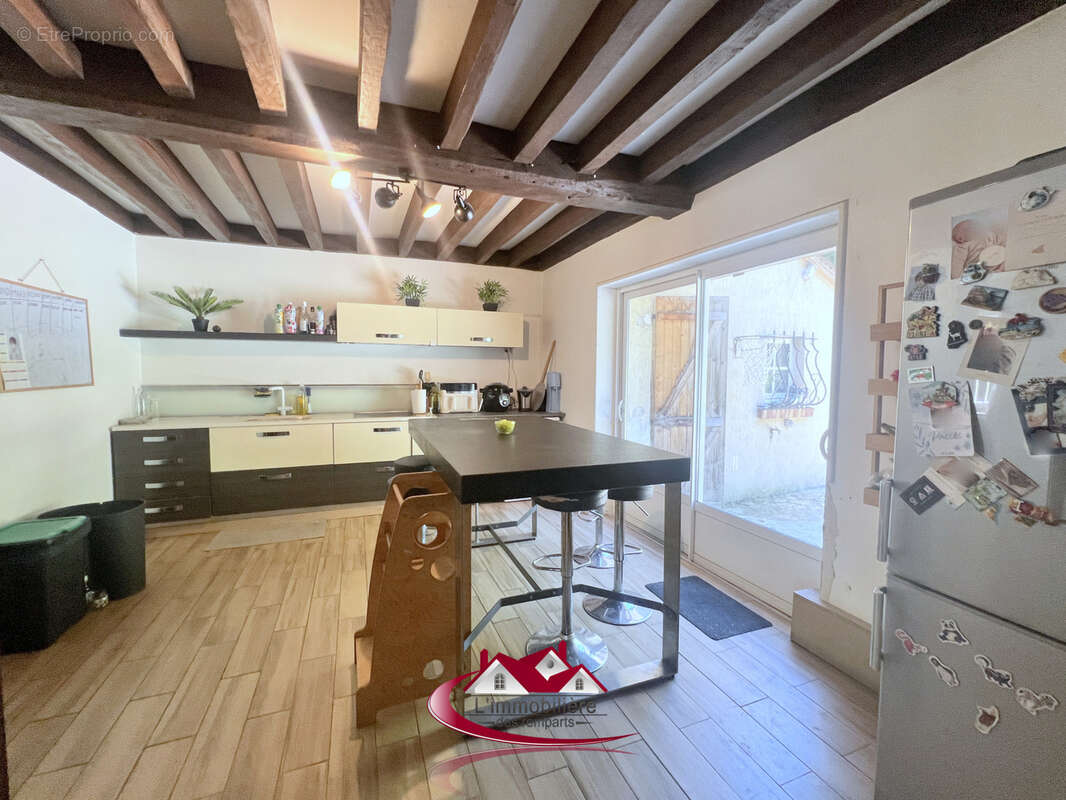 Maison ancienne sur plus de 2500 m2 de terrain - photo 5